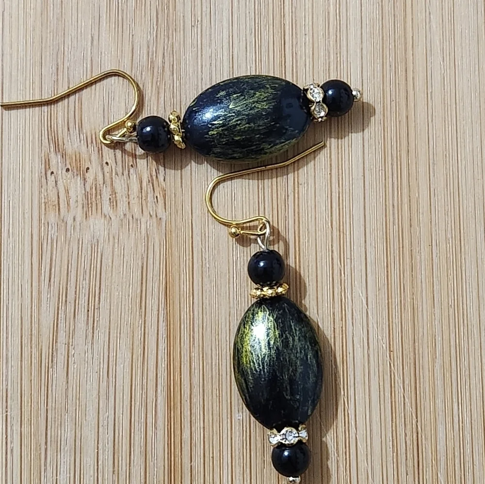 Hand Crafted Pierced Elegant Green Black and Gold Earrings Rhinestones   Dangle - Picture 5 of 6